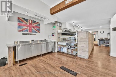 202-204-206 HURONTARIO STREET Collingwood Ontario photo 16