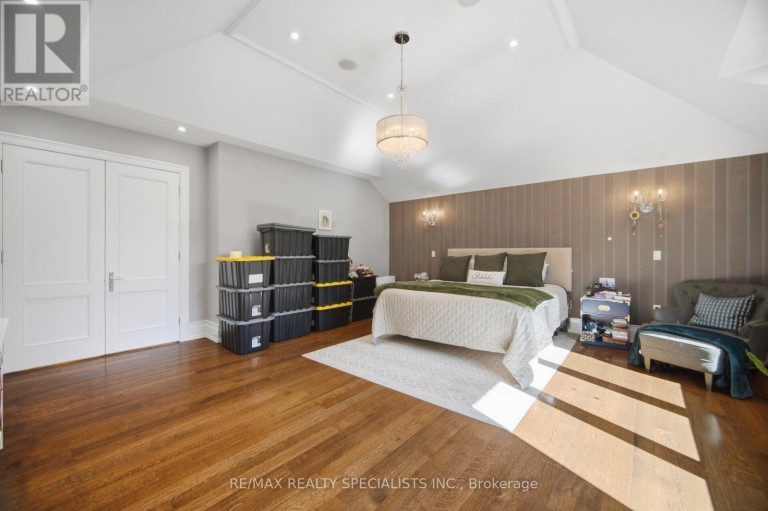 154 BURBANK DRIVE, Toronto (Bayview Village), Ontario, M2K1P1