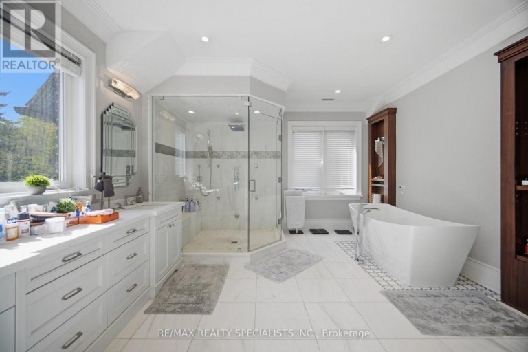 154 BURBANK DRIVE, Toronto (Bayview Village), Ontario, M2K1P1
