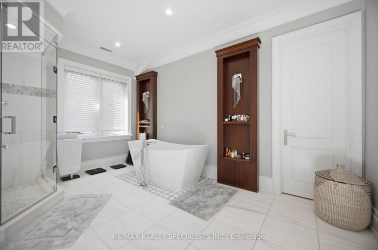 154 BURBANK DRIVE, Toronto (Bayview Village), Ontario, M2K1P1