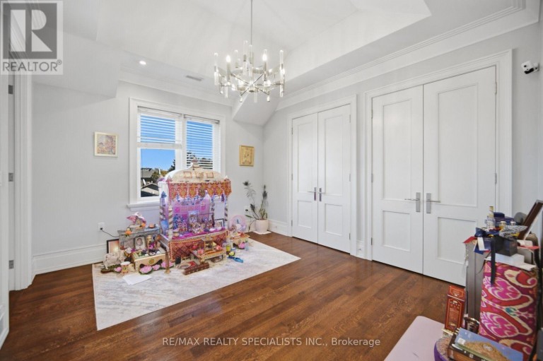 154 BURBANK DRIVE, Toronto (Bayview Village), Ontario, M2K1P1