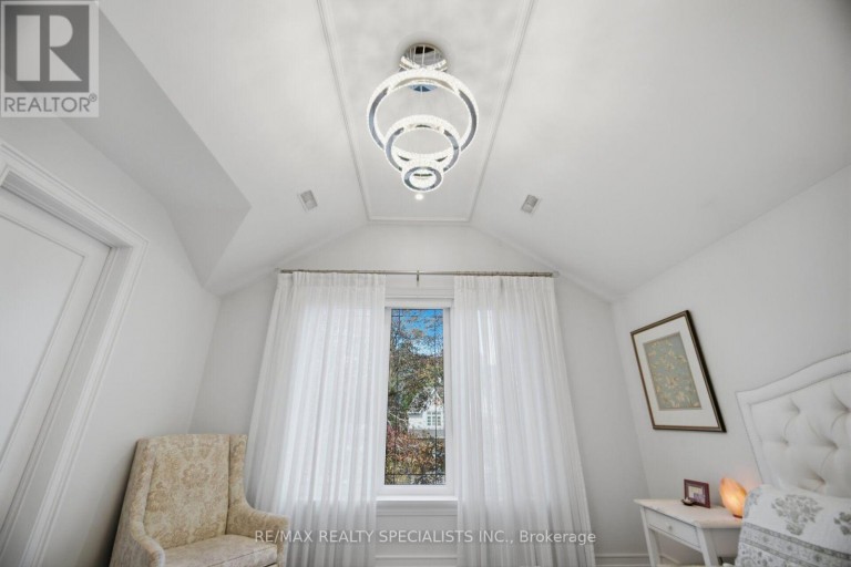 154 BURBANK DRIVE, Toronto (Bayview Village), Ontario, M2K1P1