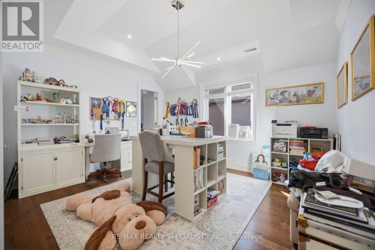 154 BURBANK DRIVE, Toronto (Bayview Village), Ontario, M2K1P1