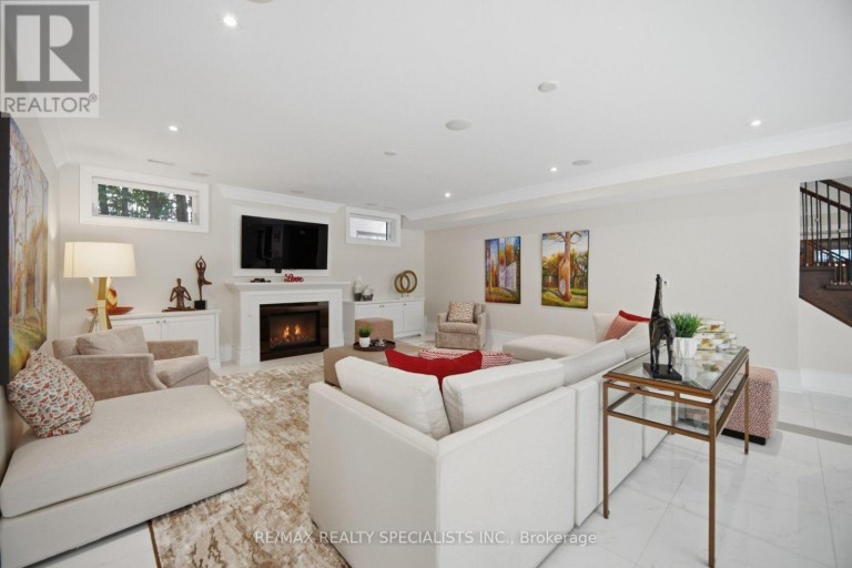 154 BURBANK DRIVE, Toronto (Bayview Village), Ontario, M2K1P1