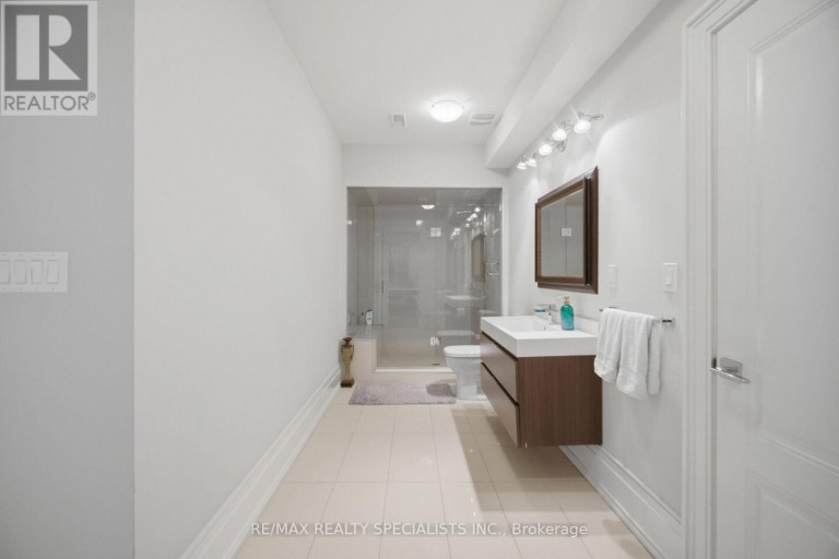 154 BURBANK DRIVE, Toronto (Bayview Village), Ontario, M2K1P1
