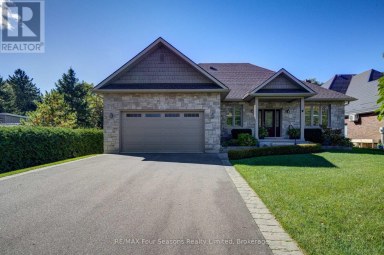 212 PEARSON STREET Meaford Ontario photo 1