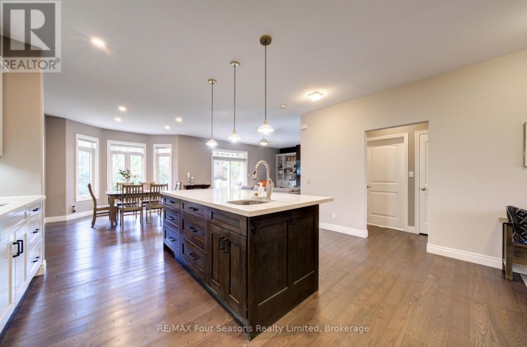 212 PEARSON STREET, Meaford, Ontario, N4L1Y4