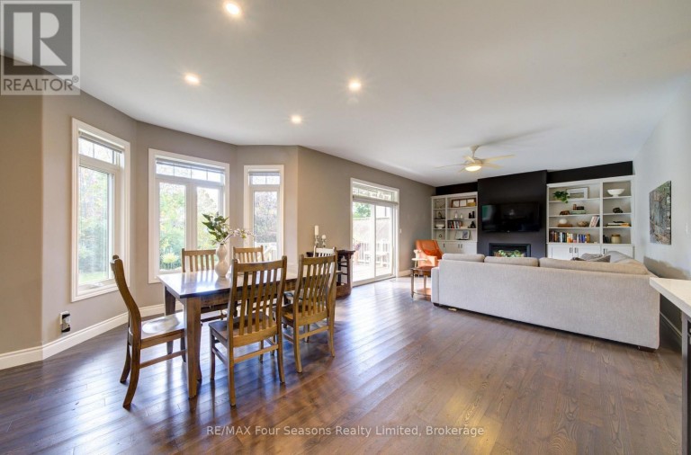 212 PEARSON STREET, Meaford, Ontario, N4L1Y4