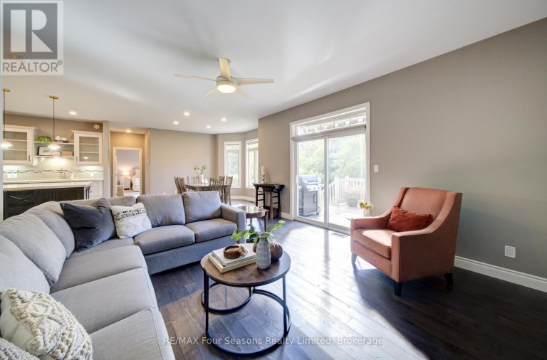212 PEARSON STREET, Meaford, Ontario, N4L1Y4