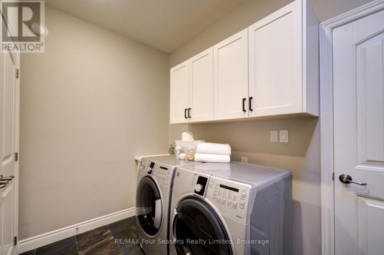 212 PEARSON STREET, Meaford, Ontario, N4L1Y4