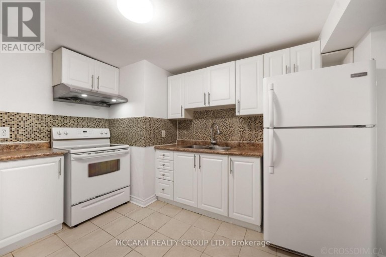 17 BARLOW ROAD, Toronto (Woburn), Ontario, M1G2B5