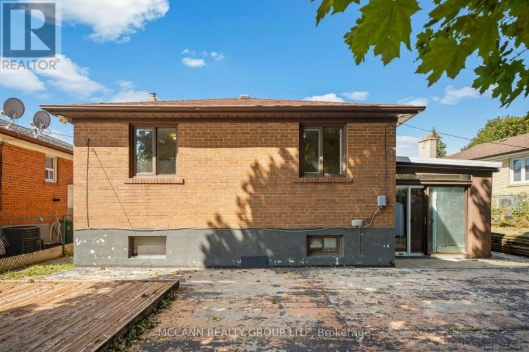 17 BARLOW ROAD, Toronto (Woburn), Ontario, M1G2B5