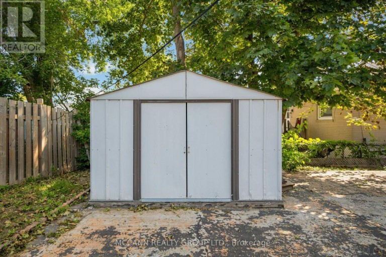 17 BARLOW ROAD, Toronto (Woburn), Ontario, M1G2B5