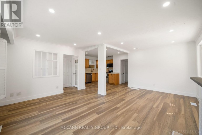 17 BARLOW ROAD, Toronto (Woburn), Ontario, M1G2B5
