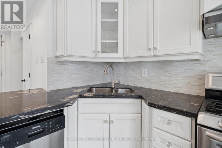 1825 HYDE MILL CRESCENT, Mississauga (Streetsville), Ontario, L5N0A7