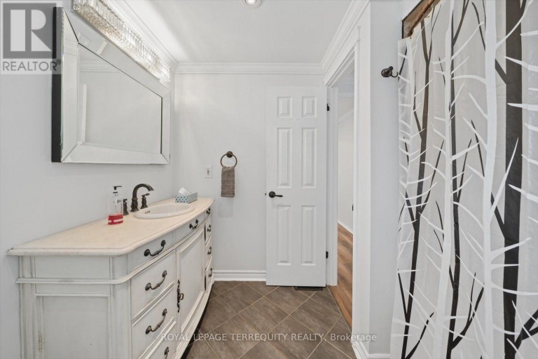 1825 HYDE MILL CRESCENT, Mississauga (Streetsville), Ontario, L5N0A7
