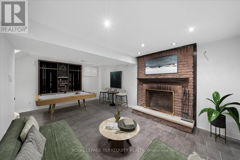 1825 HYDE MILL CRESCENT, Mississauga (Streetsville), Ontario, L5N0A7