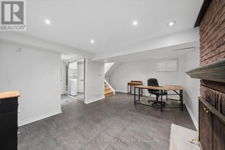 1825 HYDE MILL CRESCENT, Mississauga (Streetsville), Ontario, L5N0A7