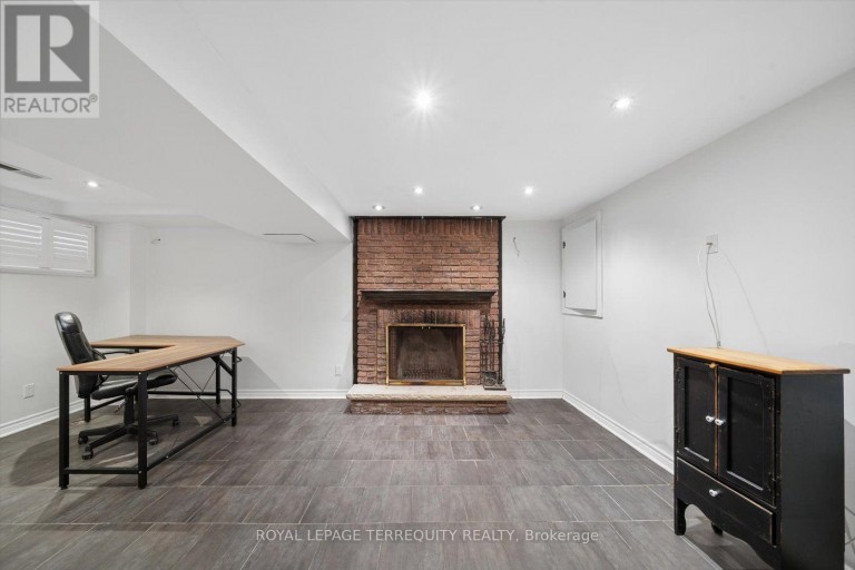 1825 HYDE MILL CRESCENT, Mississauga (Streetsville), Ontario, L5N0A7