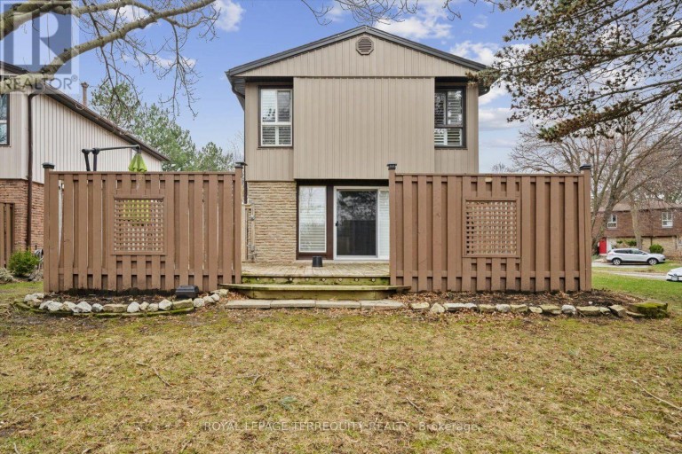 1825 HYDE MILL CRESCENT, Mississauga (Streetsville), Ontario, L5N0A7