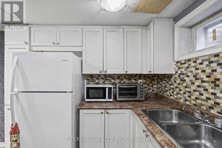27 OAKMEADOW BOULEVARD, Toronto (Morningside), Ontario, M1E4G3