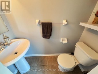 136 - 60 FAIRWOOD CIRCLE Brampton (Sandringham-Wellington) Ontario photo 11