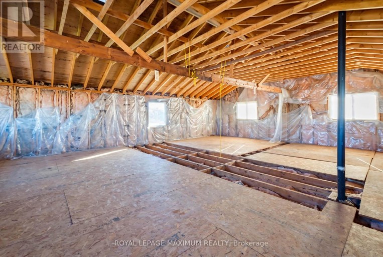 84 GILLEY ROAD, Toronto (Downsview-Roding-CFB), Ontario, M3K1L7