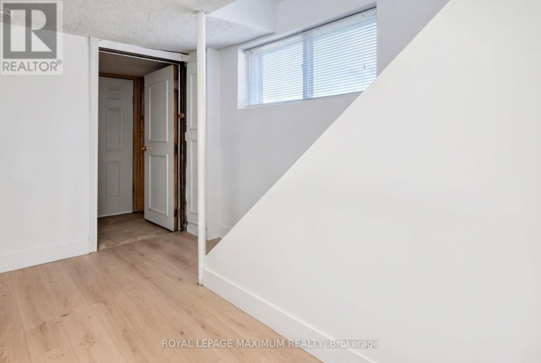 84 GILLEY ROAD, Toronto (Downsview-Roding-CFB), Ontario, M3K1L7
