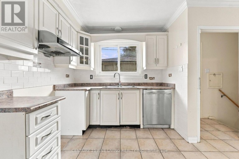 132 BRENTWOOD DRIVE, Brampton (Avondale), Ontario, L6T1R2