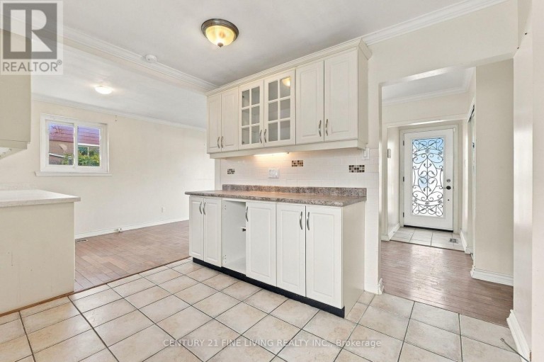 132 BRENTWOOD DRIVE, Brampton (Avondale), Ontario, L6T1R2