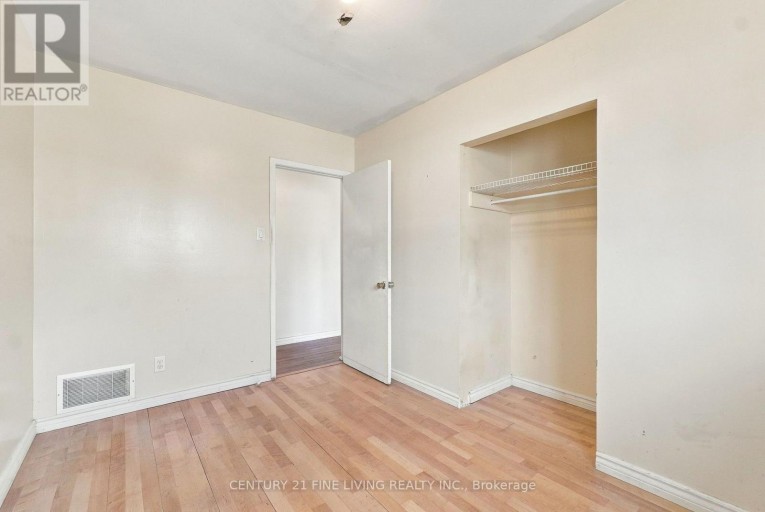 132 BRENTWOOD DRIVE, Brampton (Avondale), Ontario, L6T1R2