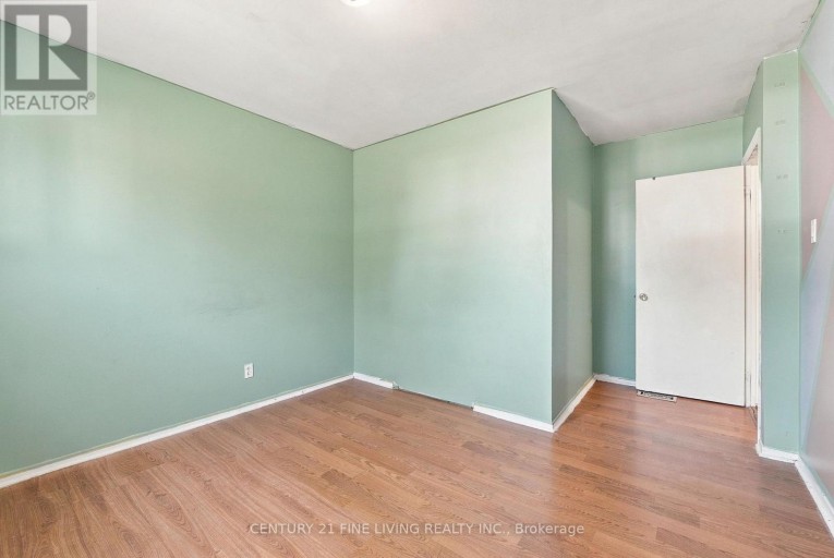 132 BRENTWOOD DRIVE, Brampton (Avondale), Ontario, L6T1R2