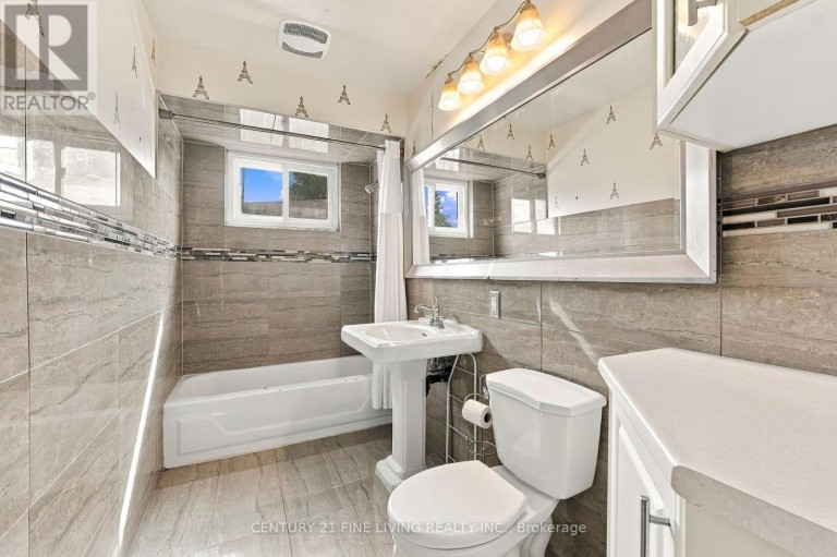 132 BRENTWOOD DRIVE, Brampton (Avondale), Ontario, L6T1R2