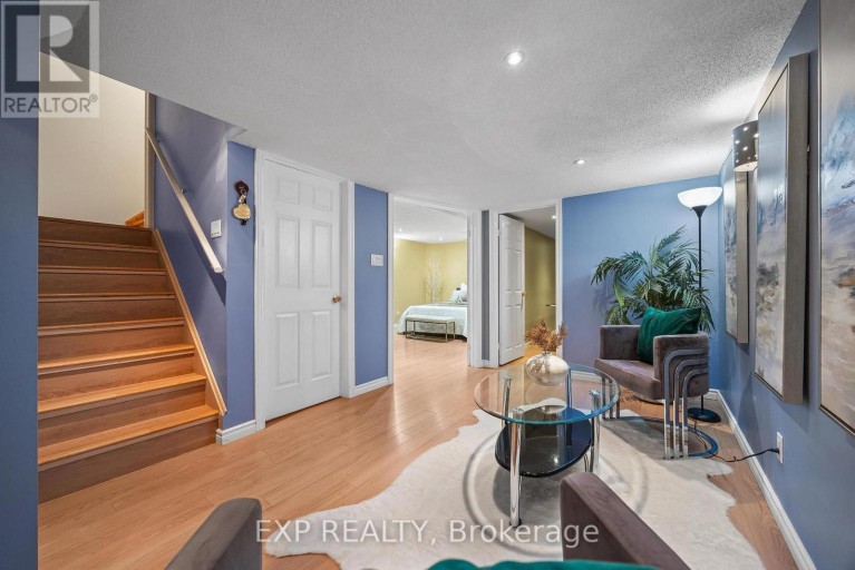 4882 VIENNA COURT, Mississauga (Hurontario), Ontario, L4Z4J2