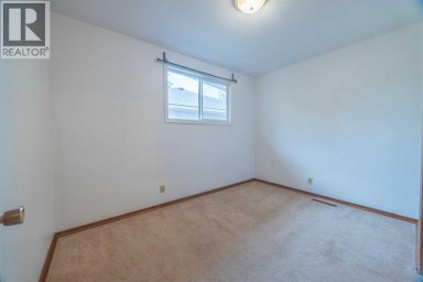53 Kentish Drive SW Calgary Alberta photo 15