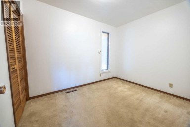 53 Kentish Drive SW Calgary Alberta photo 17