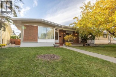 53 Kentish Drive SW Calgary Alberta photo 2