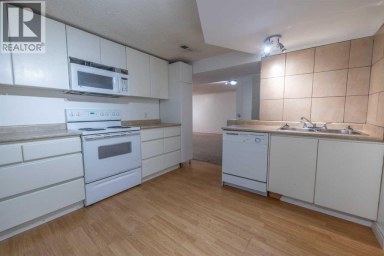 53 Kentish Drive SW Calgary Alberta photo 24