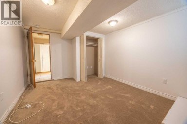 53 Kentish Drive SW Calgary Alberta photo 27