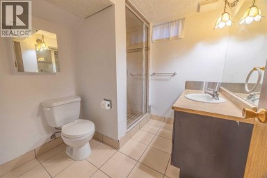 53 Kentish Drive SW Calgary Alberta photo 28