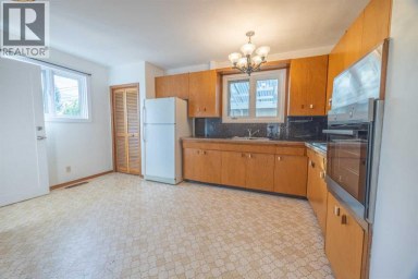 53 Kentish Drive SW Calgary Alberta photo 9