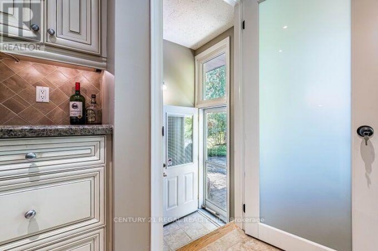 2 ALDERBURY CRESCENT, Brampton (Avondale), Ontario, L6T1P6