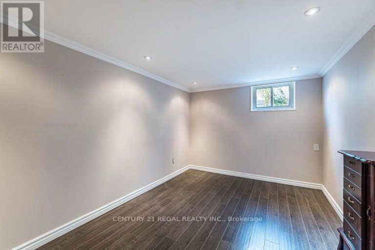 2 ALDERBURY CRESCENT, Brampton (Avondale), Ontario, L6T1P6