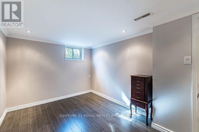 2 ALDERBURY CRESCENT, Brampton (Avondale), Ontario, L6T1P6