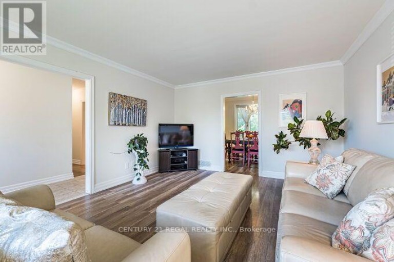 2 ALDERBURY CRESCENT, Brampton (Avondale), Ontario, L6T1P6