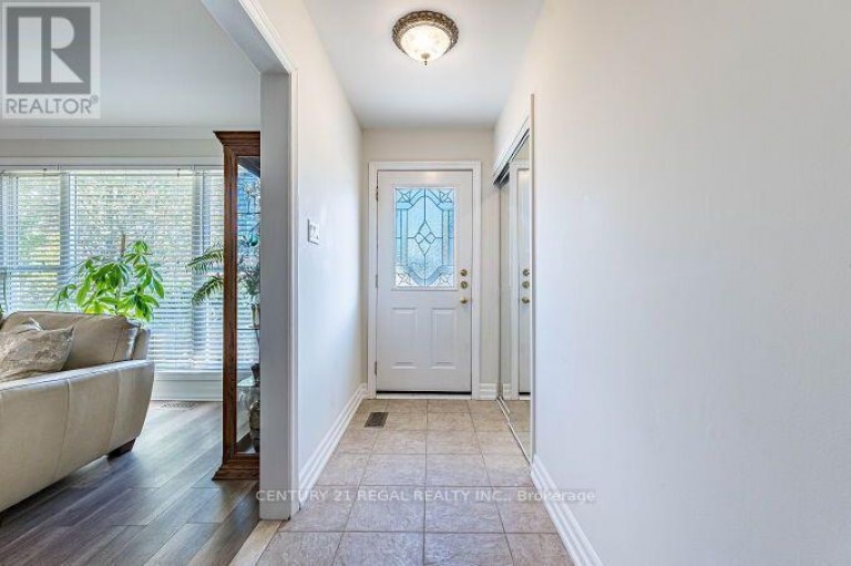 2 ALDERBURY CRESCENT, Brampton (Avondale), Ontario, L6T1P6