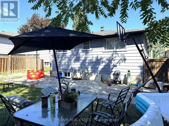 205 BONAVENTURE DRIVE, Hamilton (Gilbert), Ontario, L9C4R1