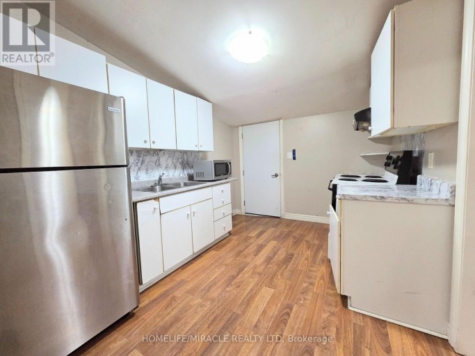 908 WINDSOR AVENUE, Windsor, Ontario, N9A1K2