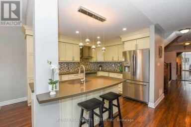 764 AVOCADO CRESCENT Mississauga (Meadowvale Village) Ontario photo 7