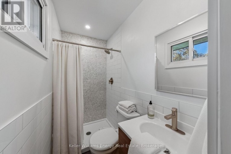 28 BRIARWOOD CRESCENT, Belleville (Belleville Ward), Ontario, K8N5K9